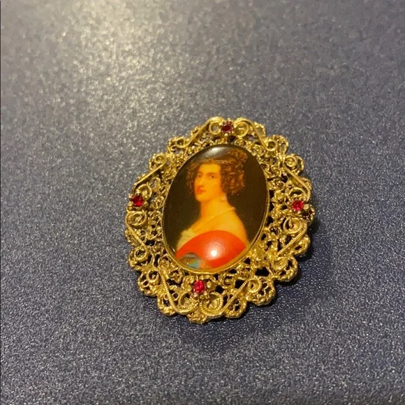 Vintage Lady Head Brooch Pin doted with ruby red - Picture 3 of 3